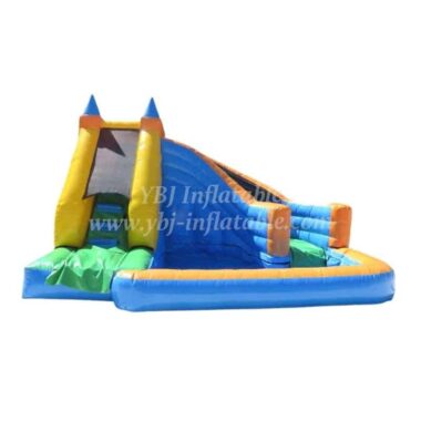 H3-0470 little bounce house with a slide