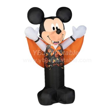 H7-3201 A model of Halloween decorations